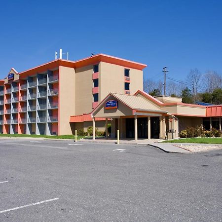 Howard Johnson By Wyndham Lexington Exteriör bild